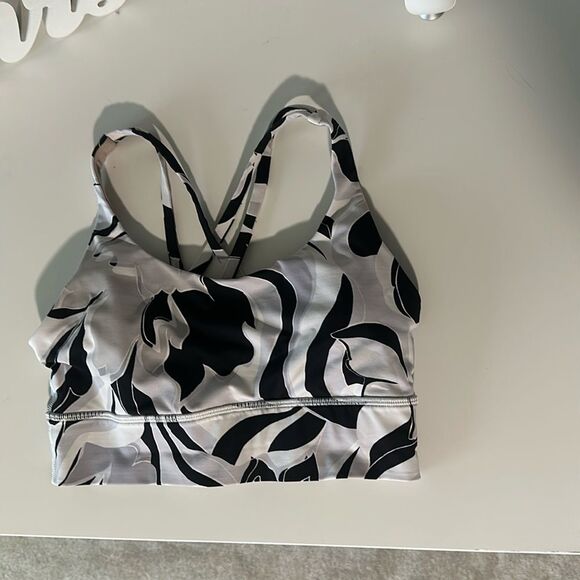Lululemon sports bra - Picture 1 of 5
